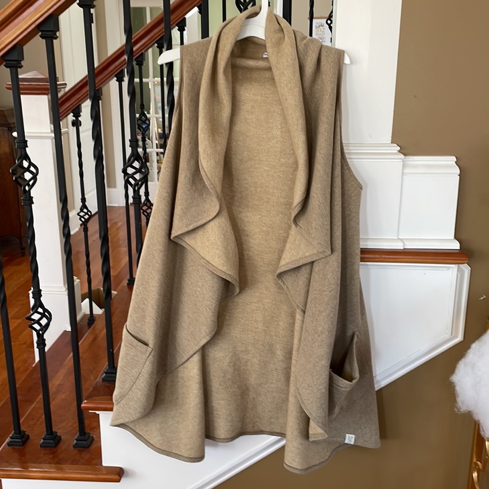 NWOT- Fair Trade, ethically made “By Tavi” Sleeveless Cardigan
